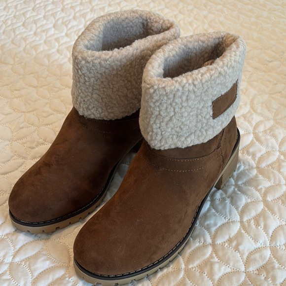Cozy Brown Ankle Boots with Shearling Lining Brand New Size 41 - Picture 1 of 7